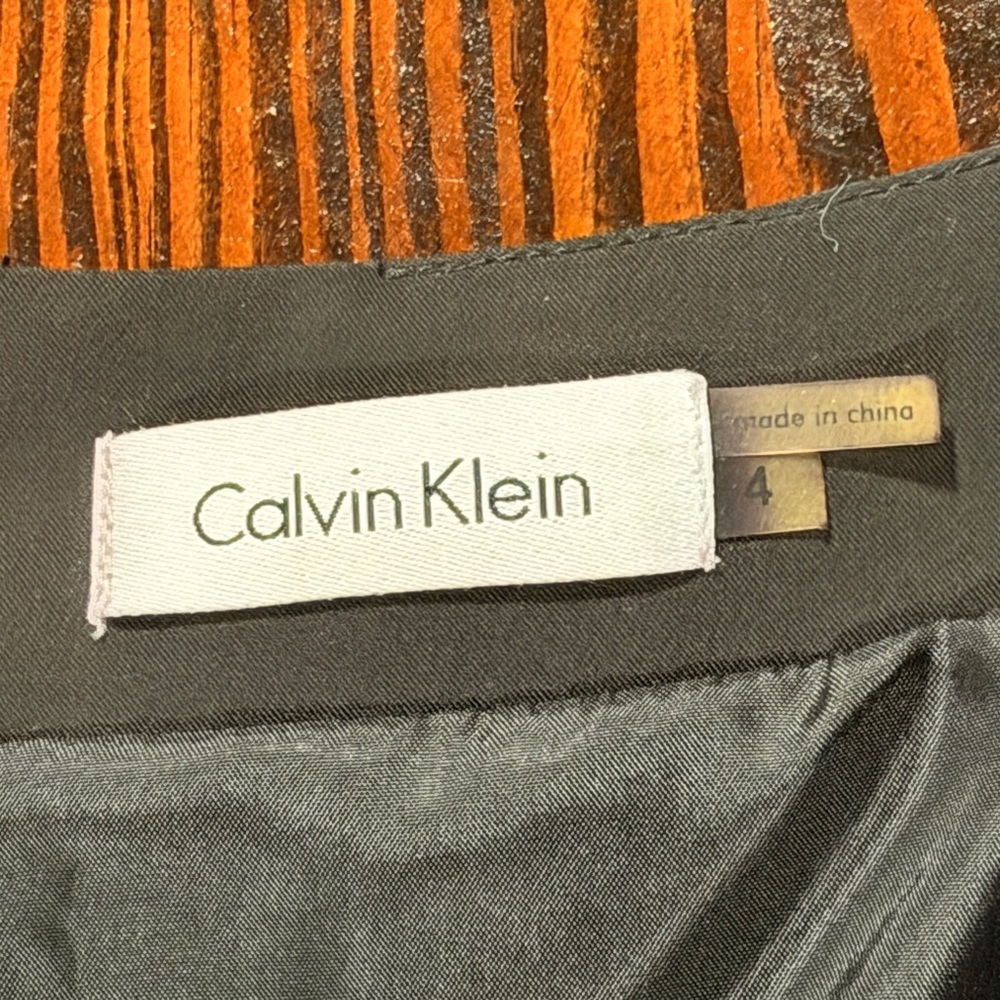Calvin Klein Black V-Neck Midi Dress size 4 - Picture 6 of 11